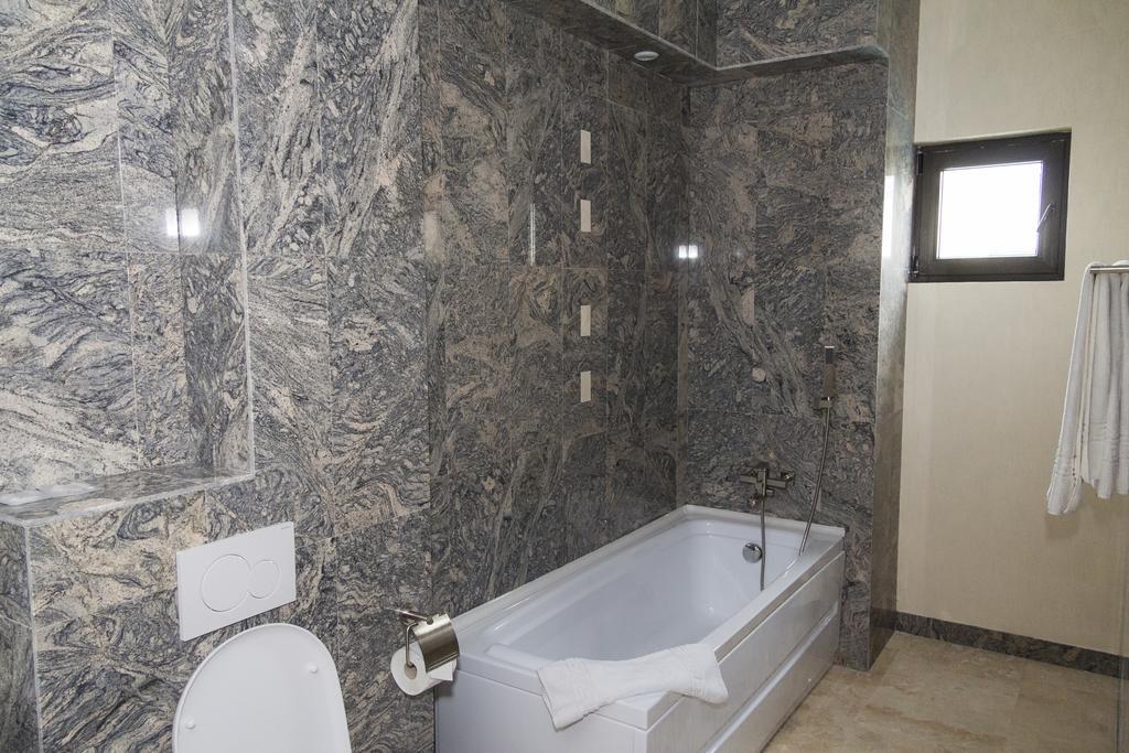 Hotel Pik Elegance Ploieşti Zimmer foto