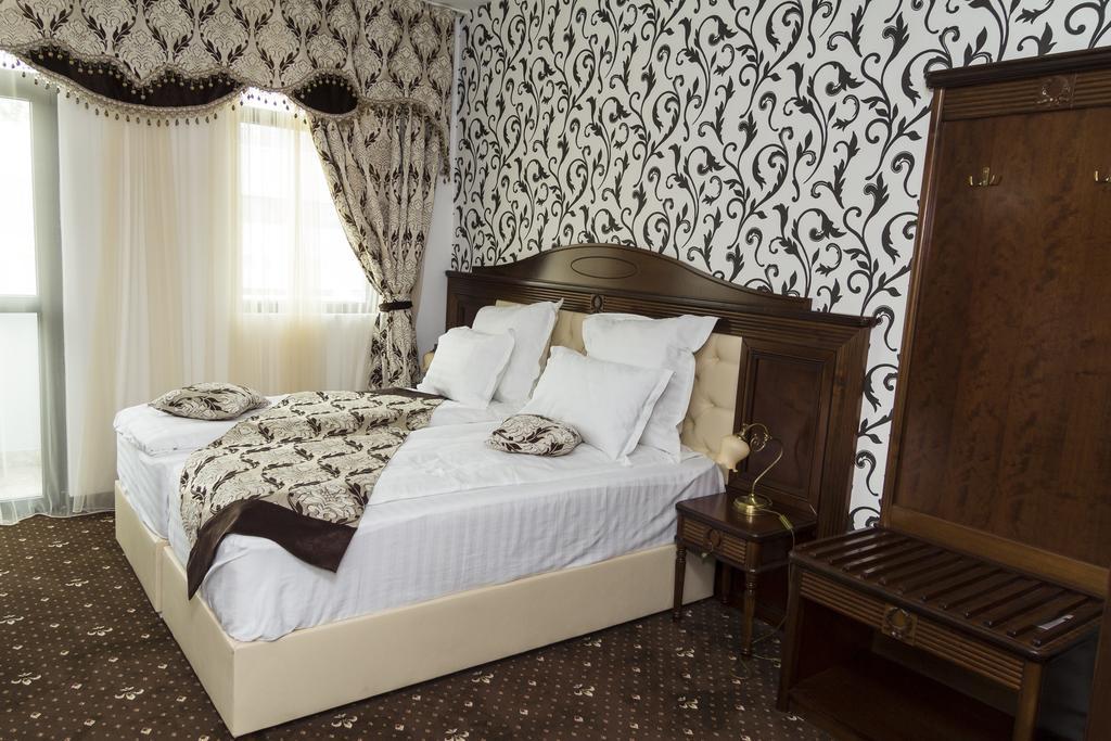Hotel Pik Elegance Ploieşti Zimmer foto