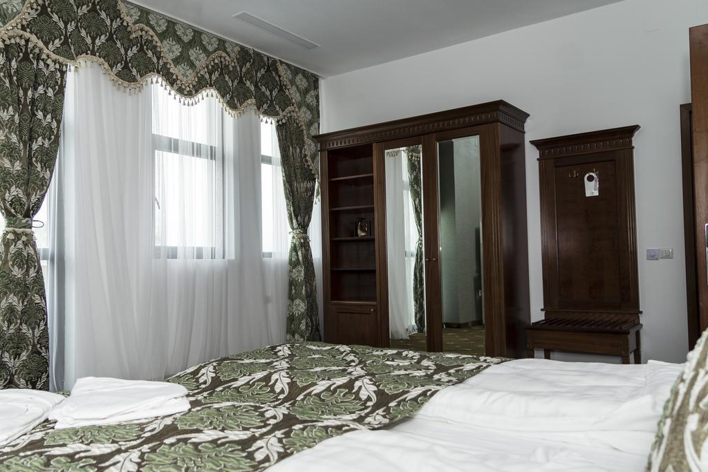 Hotel Pik Elegance Ploieşti Zimmer foto