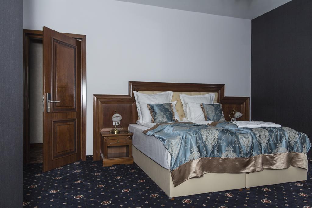 Hotel Pik Elegance Ploieşti Zimmer foto