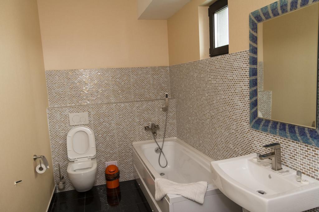Hotel Pik Elegance Ploieşti Zimmer foto