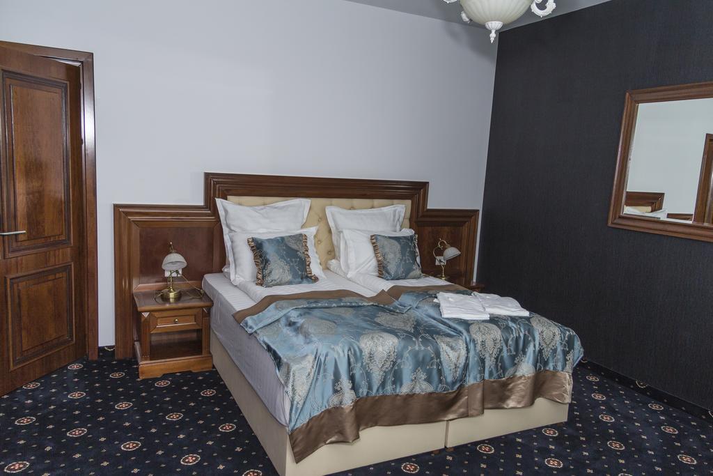 Hotel Pik Elegance Ploieşti Zimmer foto