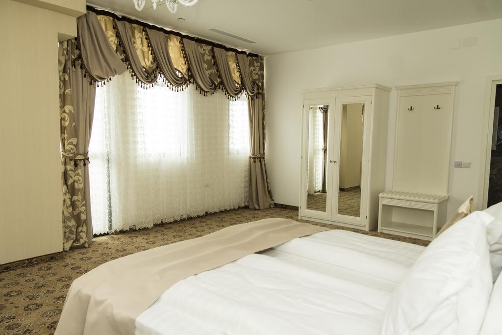 Hotel Pik Elegance Ploieşti Zimmer foto