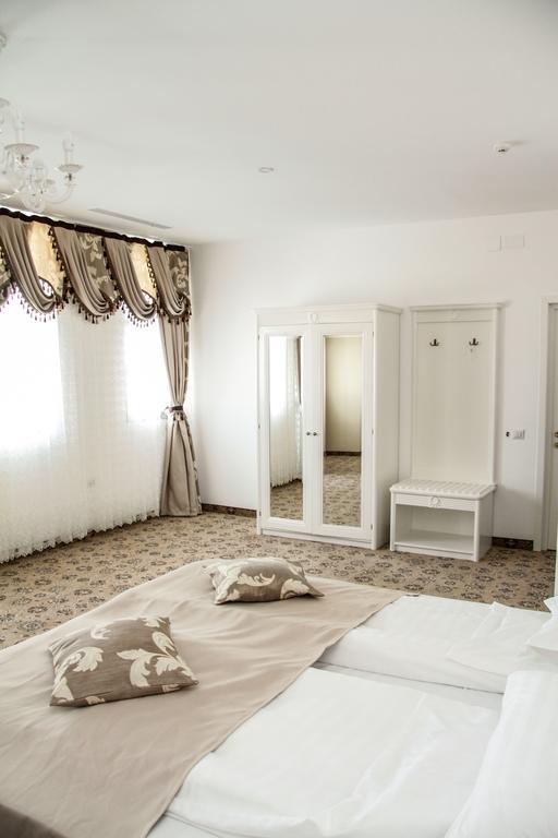 Hotel Pik Elegance Ploieşti Zimmer foto