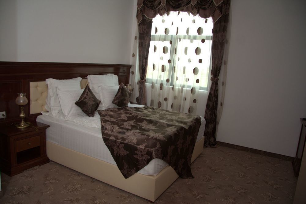 Hotel Pik Elegance Ploieşti Exterior foto