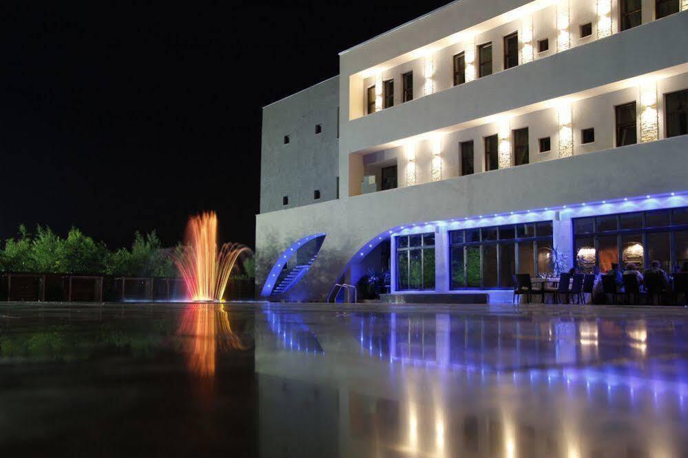Hotel Pik Elegance Ploieşti Exterior foto