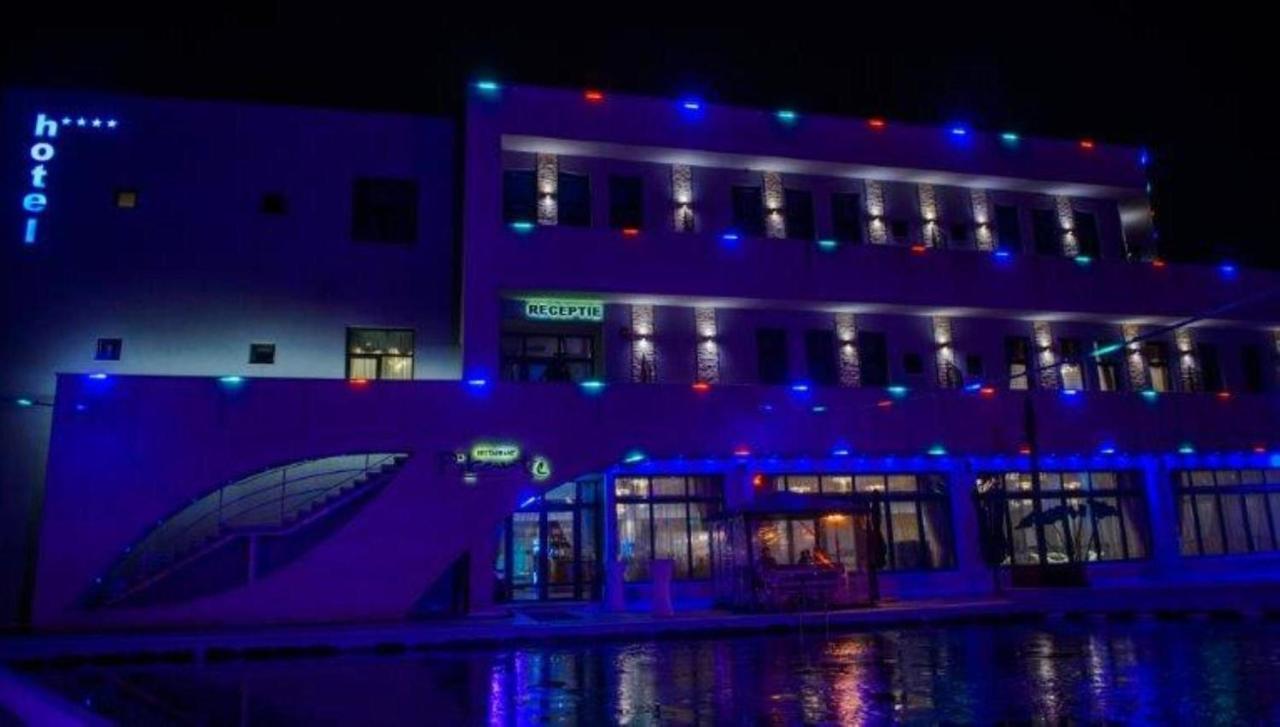 Hotel Pik Elegance Ploieşti Exterior foto